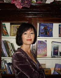 Vivien Ni Dhuinn Tarot Consultant